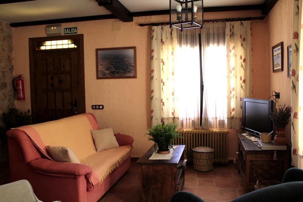 Casa Rural Santa Elena Villafranca de los Caballeros Exterior photo